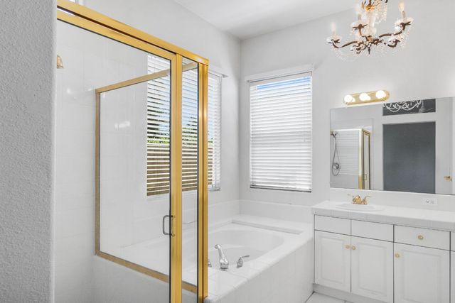 6100 N Stockdale Drive, Fresno, CA 93722