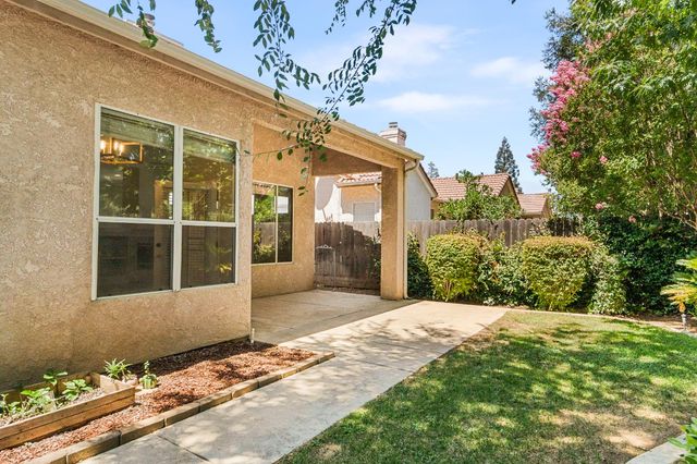 6100 N Stockdale Drive, Fresno, CA 93722