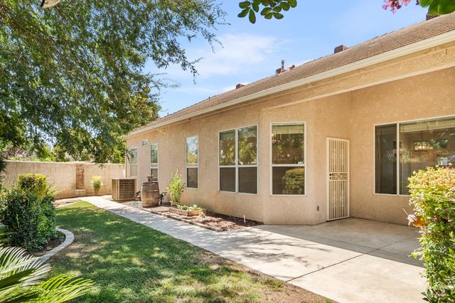 6100 N Stockdale Drive, Fresno, CA 93722