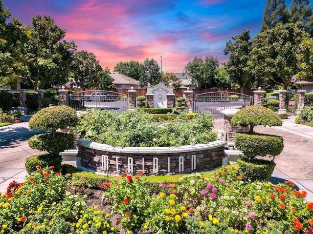 6100 N Stockdale Drive, Fresno, CA 93722