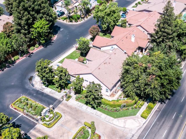 6100 N Stockdale Drive, Fresno, CA 93722
