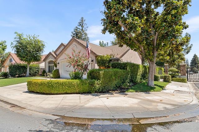 6100 N Stockdale Drive, Fresno, CA 93722