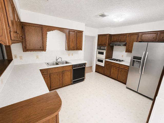 9106 Willow Meadow Drive, Houston, TX 77031