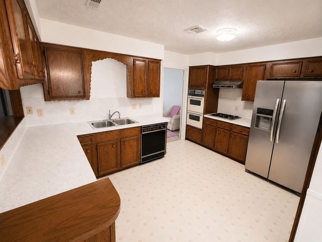 9106 Willow Meadow Drive, Houston, TX 77031