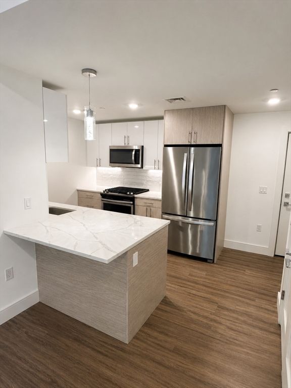 386 Market St 206, Boston, MA 02135