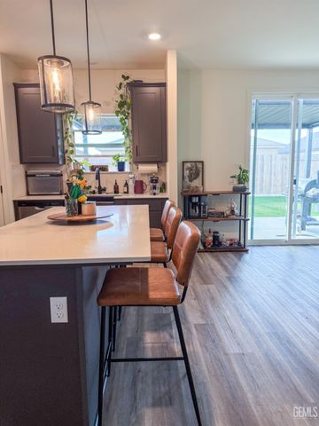 10213 Argi River Avenue, Bakersfield, CA 93311