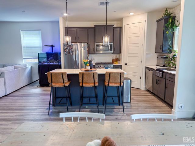 10213 Argi River Avenue, Bakersfield, CA 93311