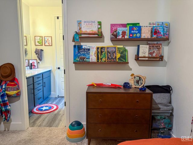 10213 Argi River Avenue, Bakersfield, CA 93311