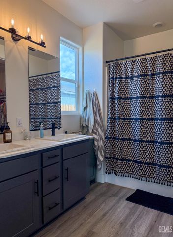 10213 Argi River Avenue, Bakersfield, CA 93311