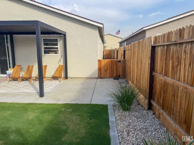 10213 Argi River Avenue, Bakersfield, CA 93311