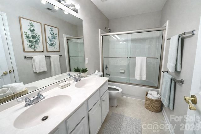 11106 Knight Castle Drive, Charlotte, NC 28277