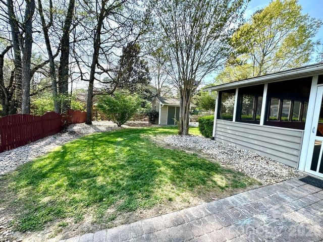 11106 Knight Castle Drive, Charlotte, NC 28277