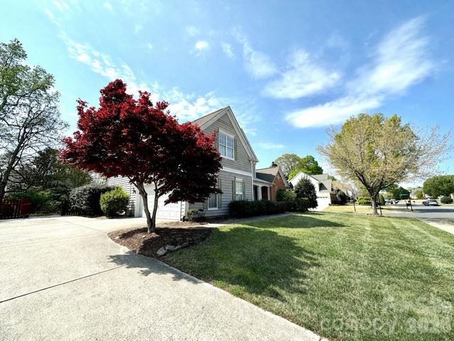 11106 Knight Castle Drive, Charlotte, NC 28277