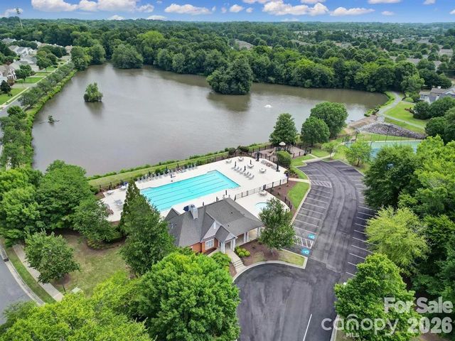 11106 Knight Castle Drive, Charlotte, NC 28277