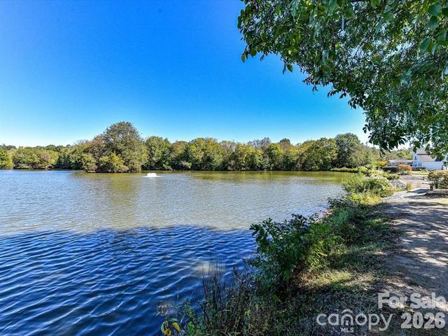 11106 Knight Castle Drive, Charlotte, NC 28277