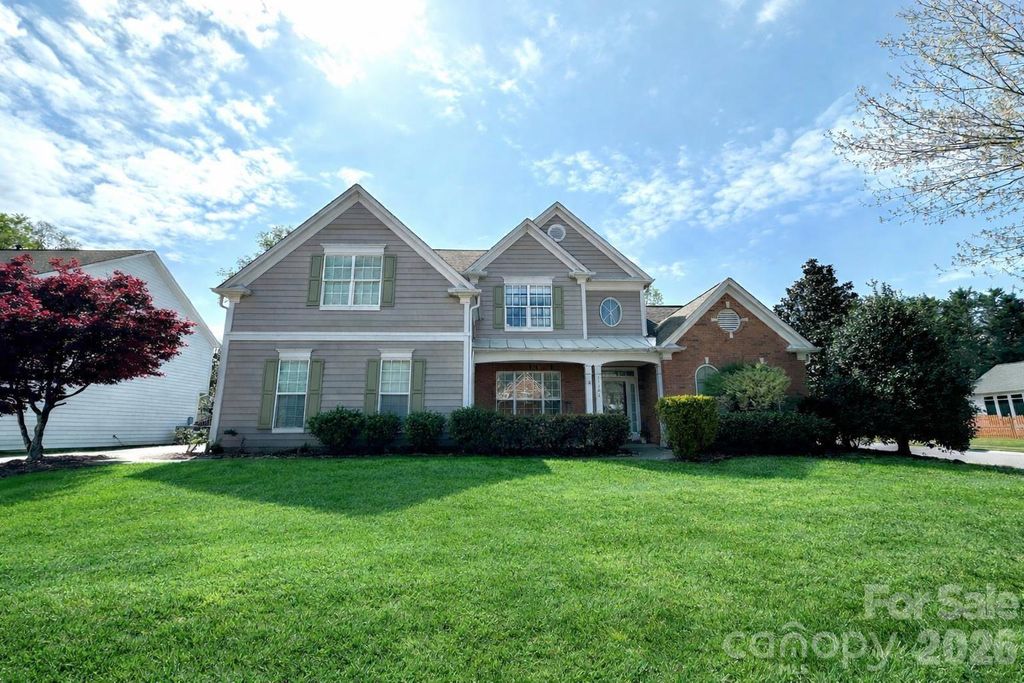 11106 Knight Castle Drive, Charlotte, NC 28277