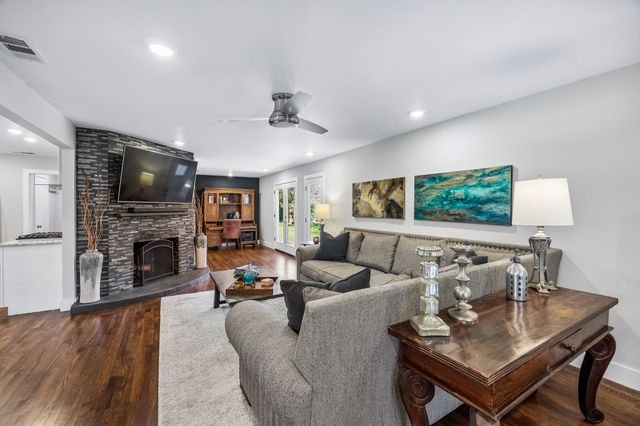 10919 Colbert Way, Dallas, TX 75218