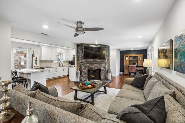 10919 Colbert Way, Dallas, TX 75218