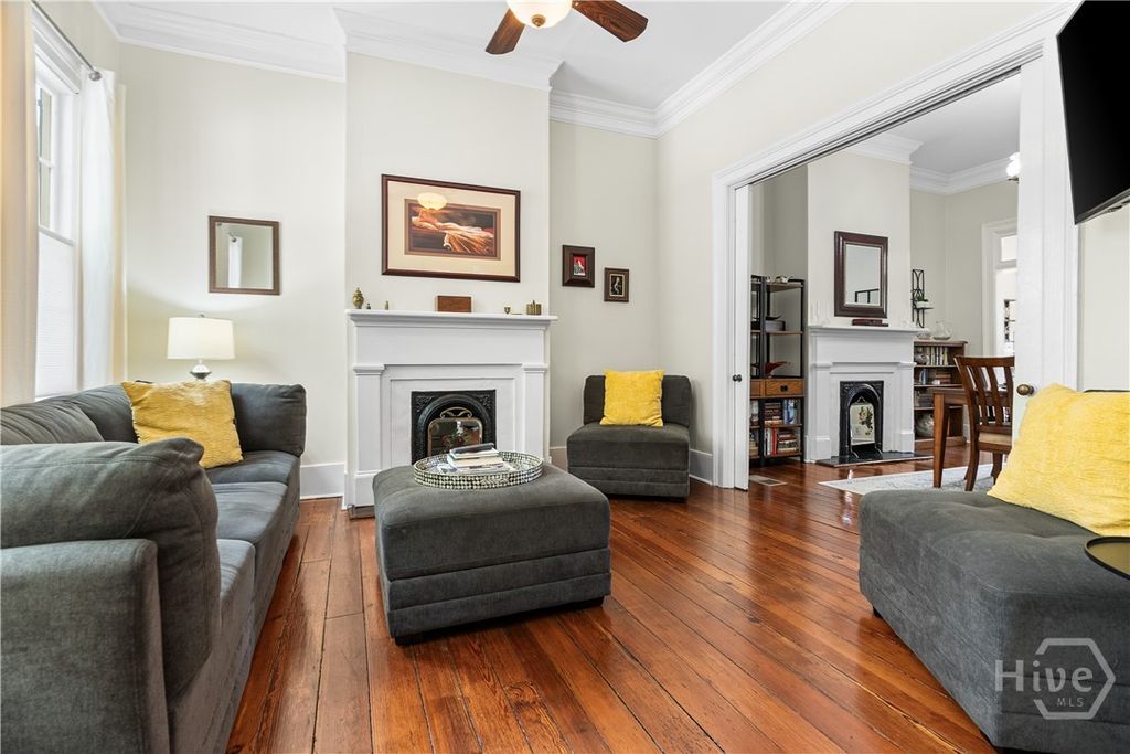 Image 11 of property listing at 324 Price Street, Savannah, GA 31401