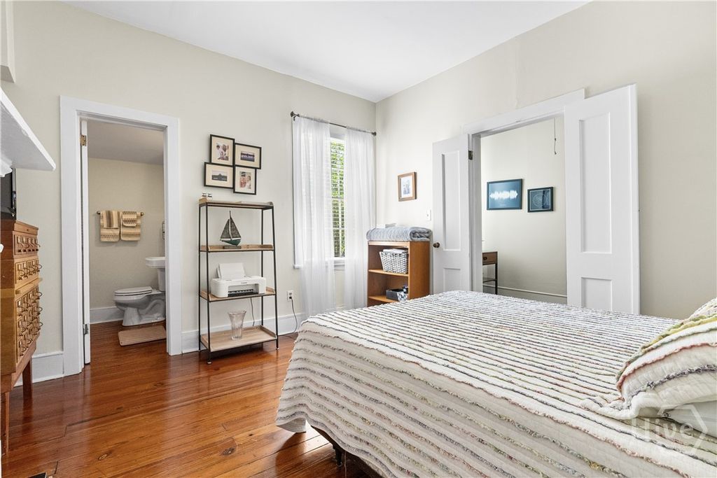 Image 21 of property listing at 324 Price Street, Savannah, GA 31401