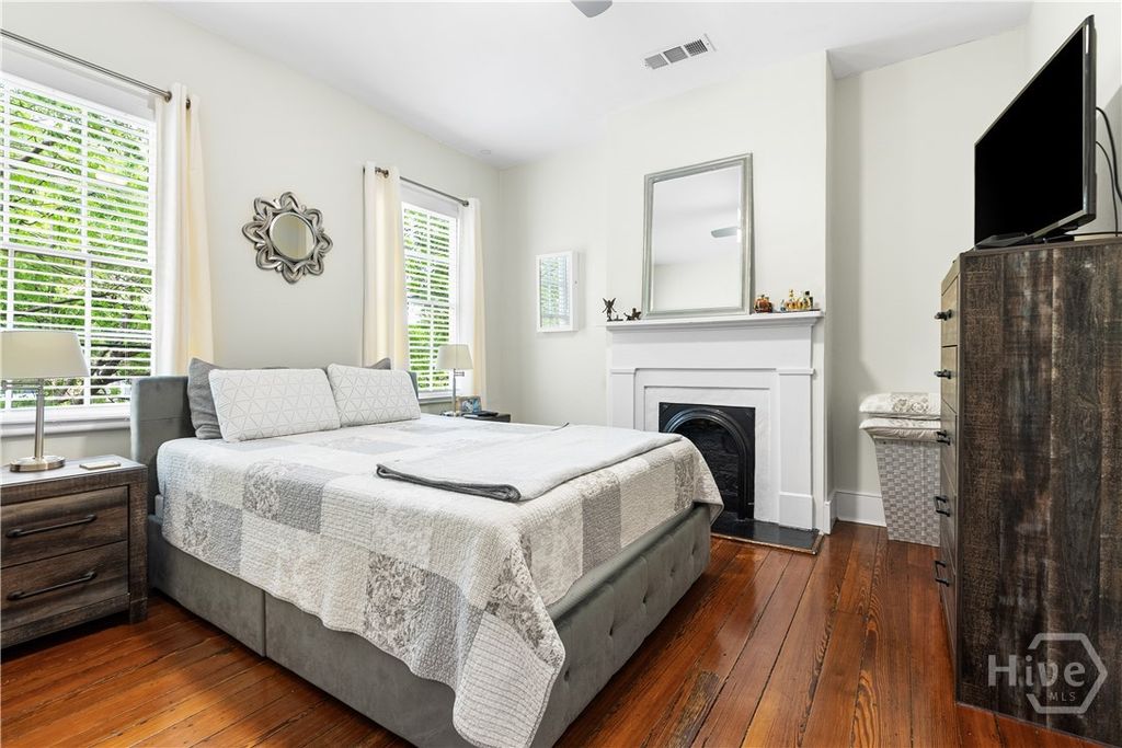 Image 24 of property listing at 324 Price Street, Savannah, GA 31401