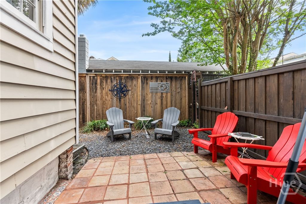 Image 25 of property listing at 324 Price Street, Savannah, GA 31401