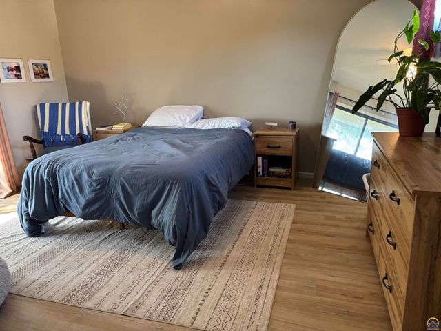 905 Dove Run, Emporia, KS 66801