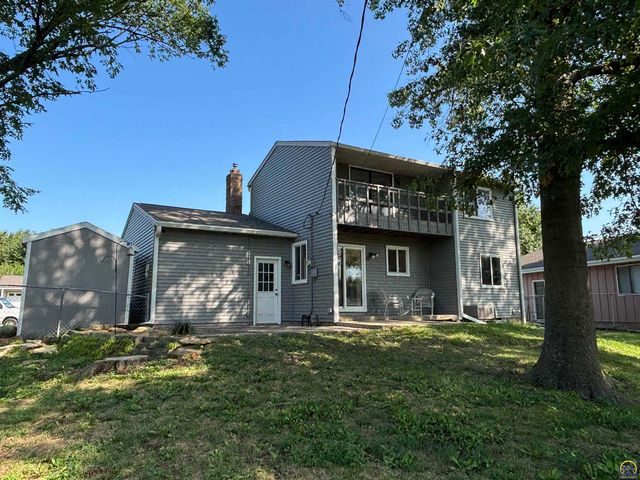 905 Dove Run, Emporia, KS 66801