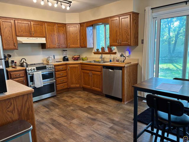 905 Dove Run, Emporia, KS 66801