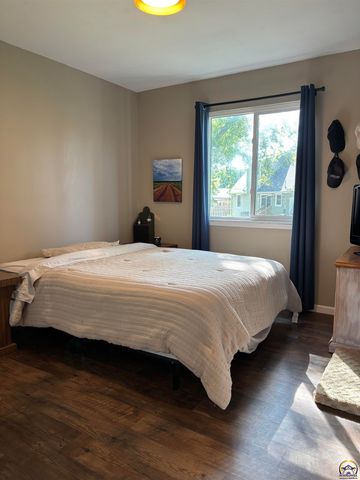 905 Dove Run, Emporia, KS 66801