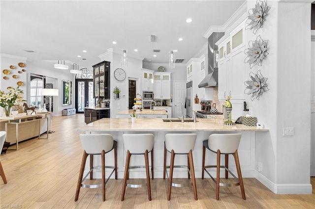 7837 Classics DR, Naples, FL 34113