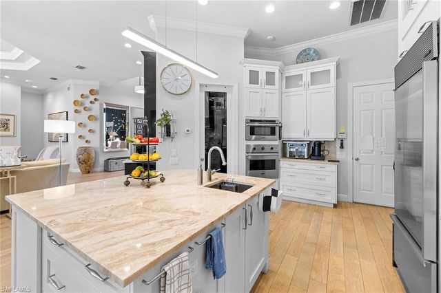 7837 Classics DR, Naples, FL 34113