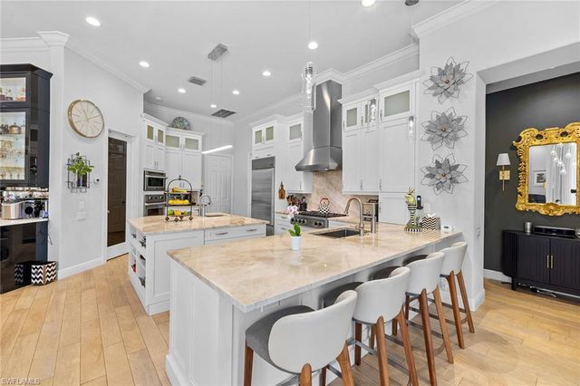 7837 Classics DR, Naples, FL 34113