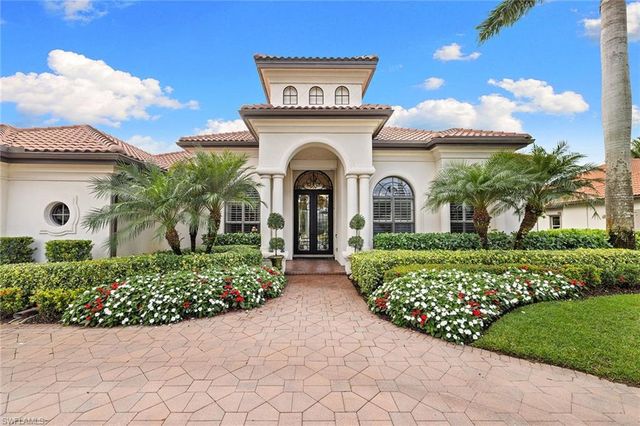 7837 Classics DR, Naples, FL 34113
