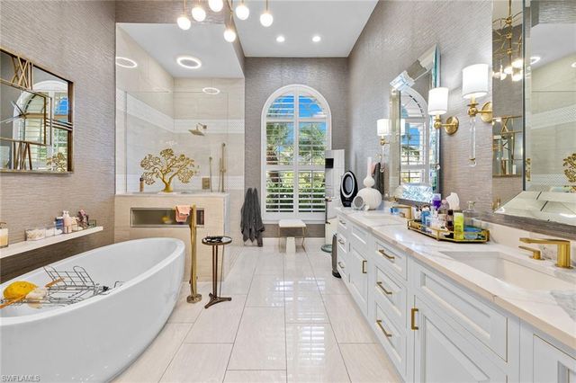 7837 Classics DR, Naples, FL 34113