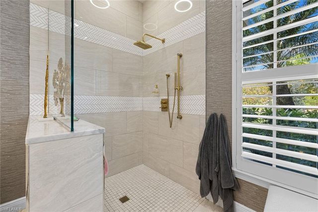 7837 Classics DR, Naples, FL 34113