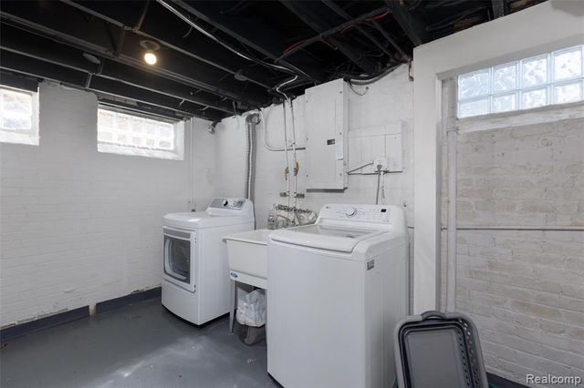 18221 Muirland Street, Detroit, MI 48221