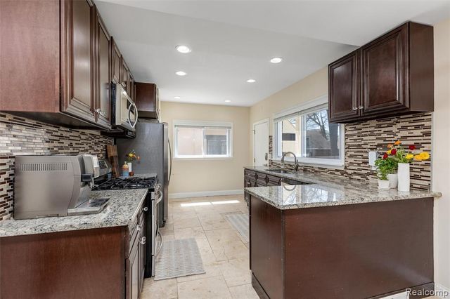 18221 Muirland Street, Detroit, MI 48221