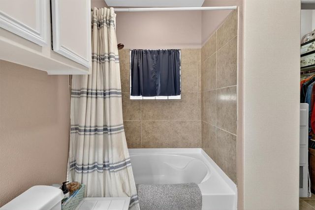 2942 Masterson Dr, Corpus Christi, TX 78415