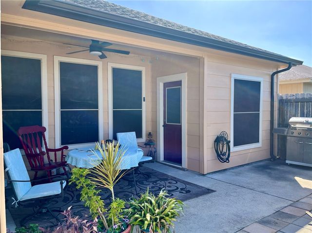 2942 Masterson Dr, Corpus Christi, TX 78415