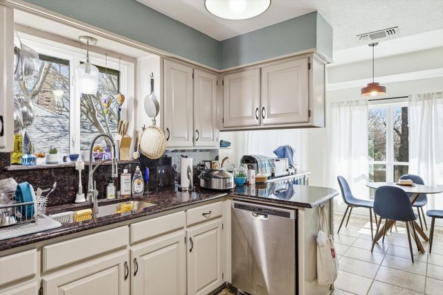 2829 Harvest Hill Drive, Grapevine, TX 76051