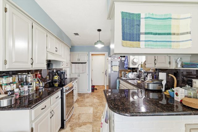 2829 Harvest Hill Drive, Grapevine, TX 76051