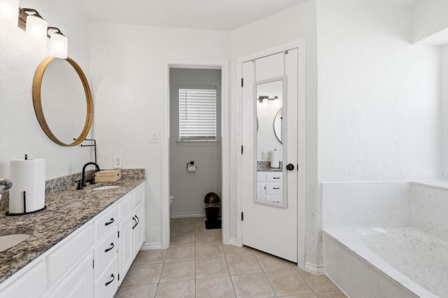 2829 Harvest Hill Drive, Grapevine, TX 76051