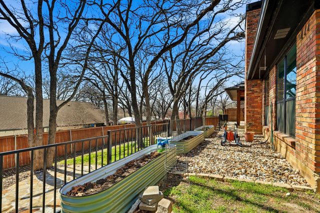 2829 Harvest Hill Drive, Grapevine, TX 76051