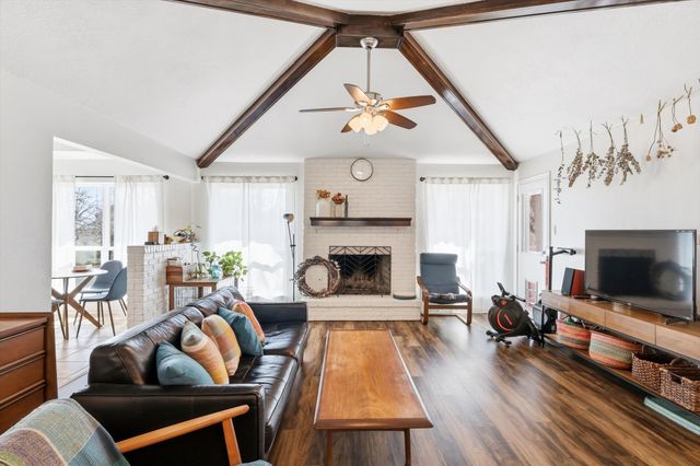 2829 Harvest Hill Drive, Grapevine, TX 76051