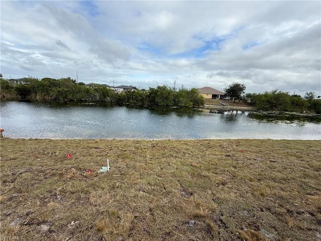 2109 NE 5th PL, Cape Coral, FL 33909