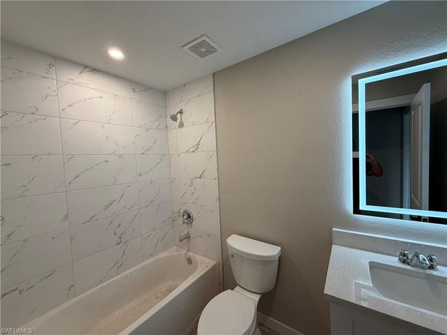 2109 NE 5th PL, Cape Coral, FL 33909