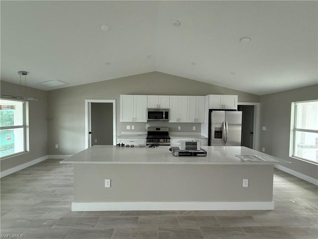 2109 NE 5th PL, Cape Coral, FL 33909