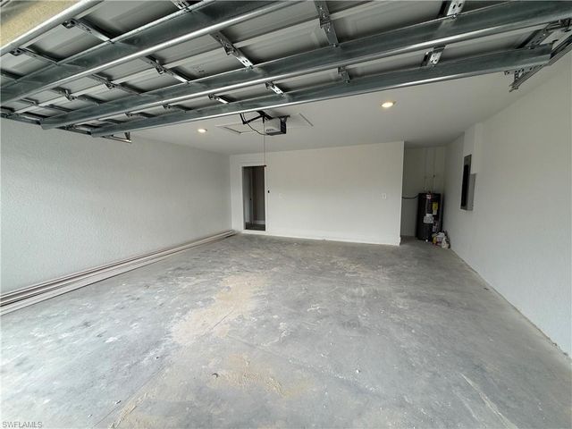 2109 NE 5th PL, Cape Coral, FL 33909