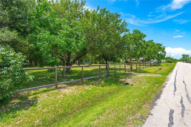 410-416 7th Street, Dickinson, TX 77539